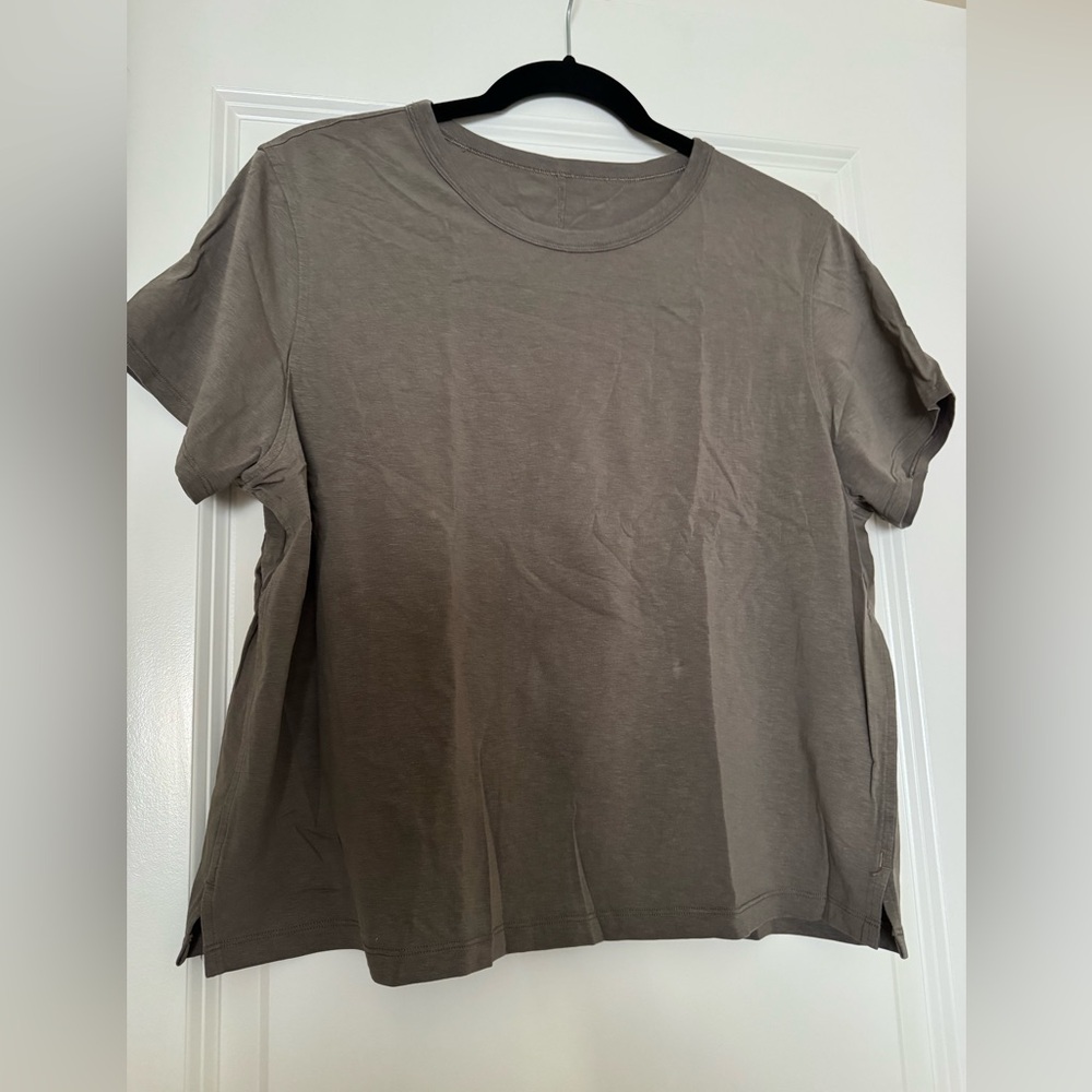 Lululemon Classic Fit Cotton Blend Tee Size 12